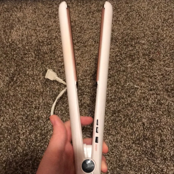 Straightener - Picture 3 of 3